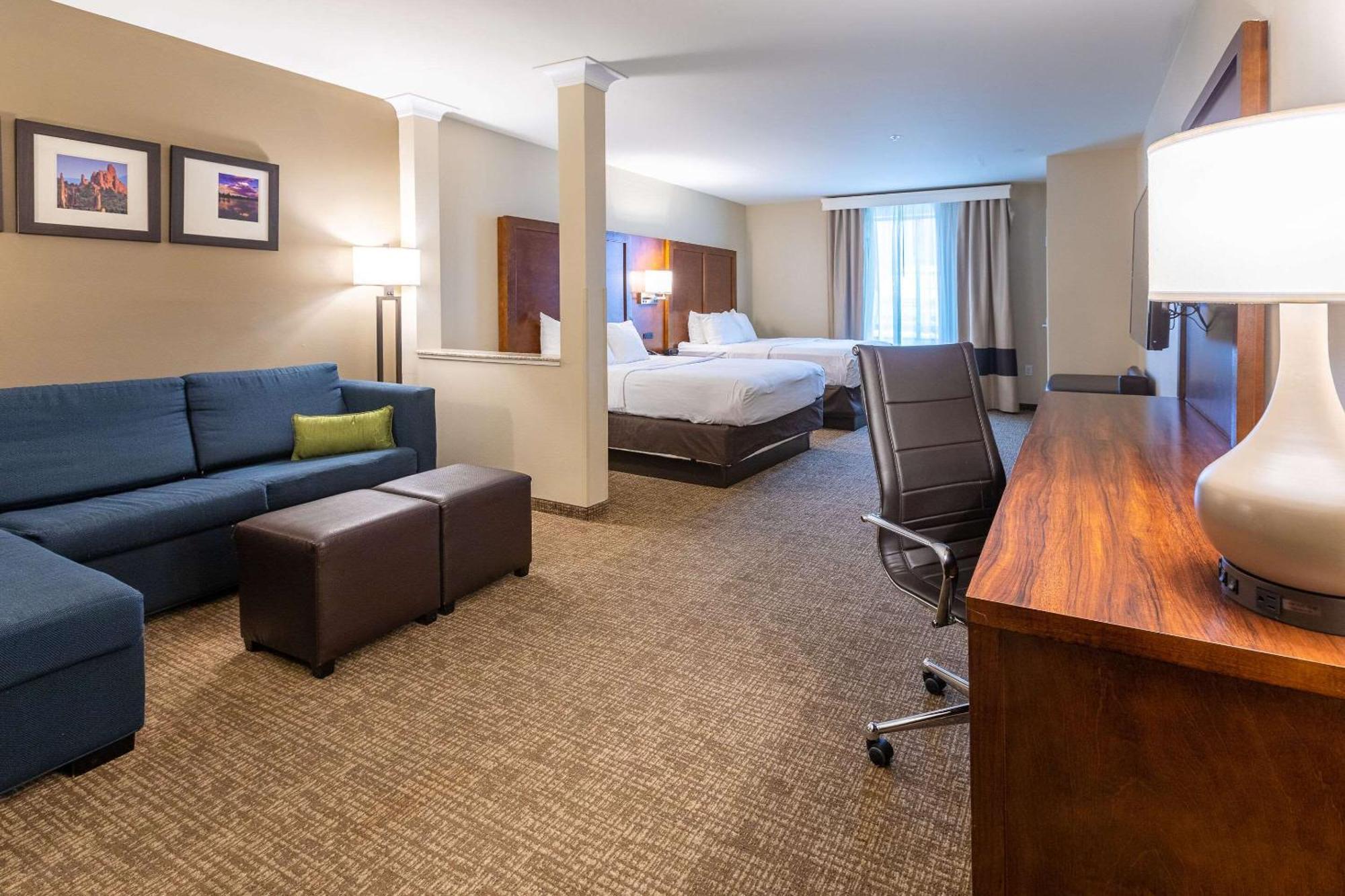 Comfort Suites Denver Near Anschutz Medical Campus Аурора Екстериор снимка