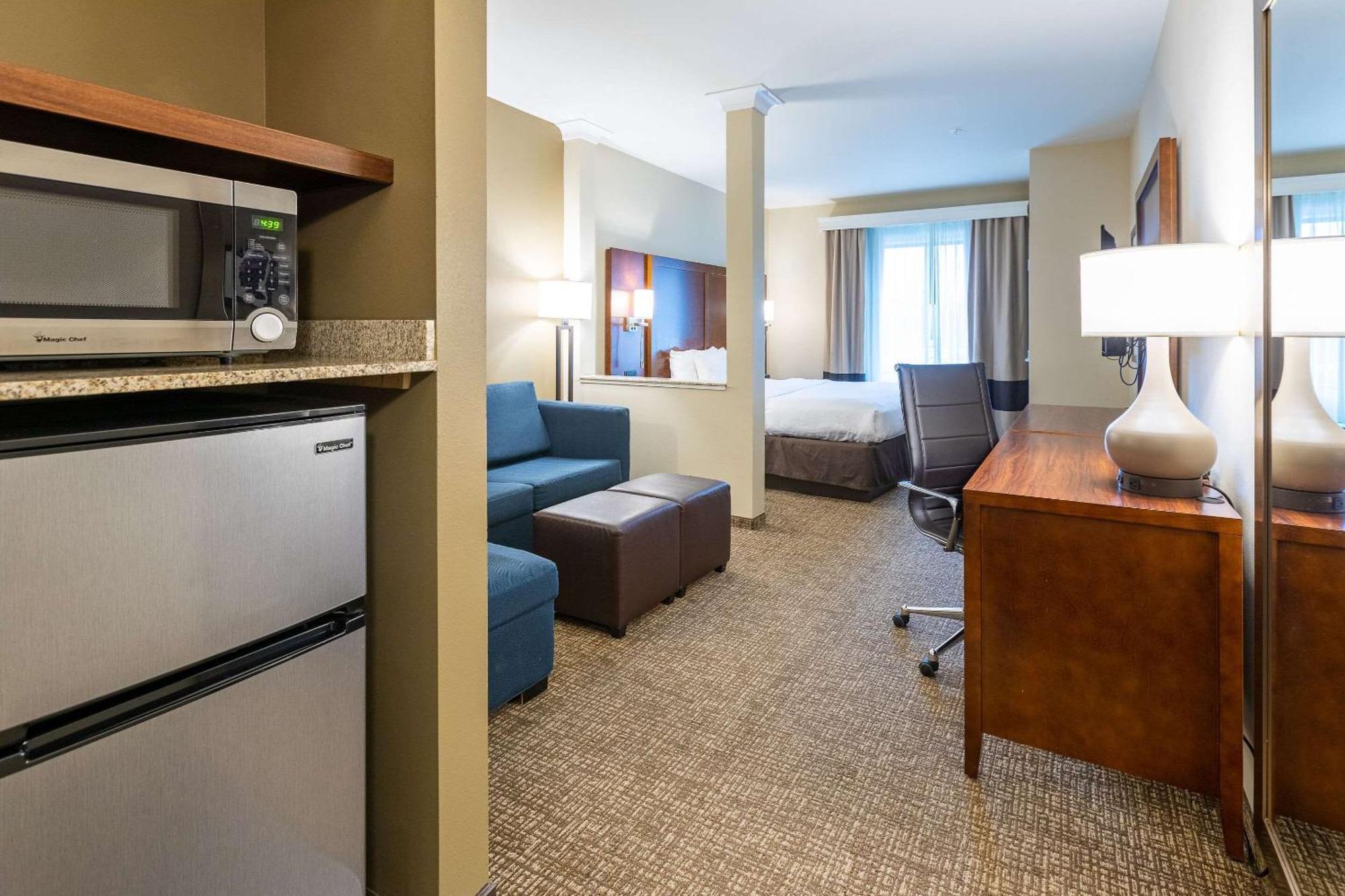 Comfort Suites Denver Near Anschutz Medical Campus Аурора Екстериор снимка