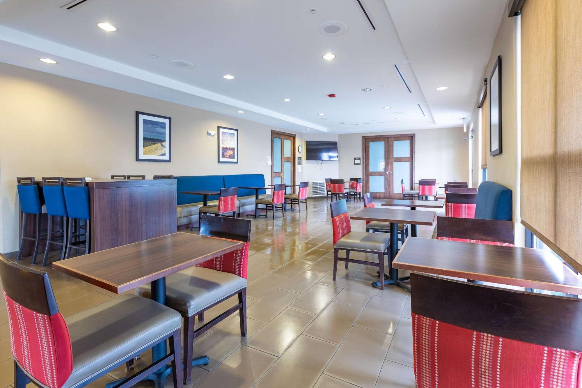 Comfort Suites Denver Near Anschutz Medical Campus Аурора Екстериор снимка